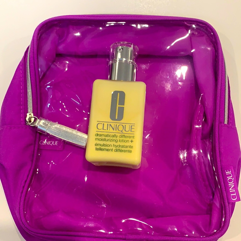 CLINIQUE Dramatically Different Moisturizing